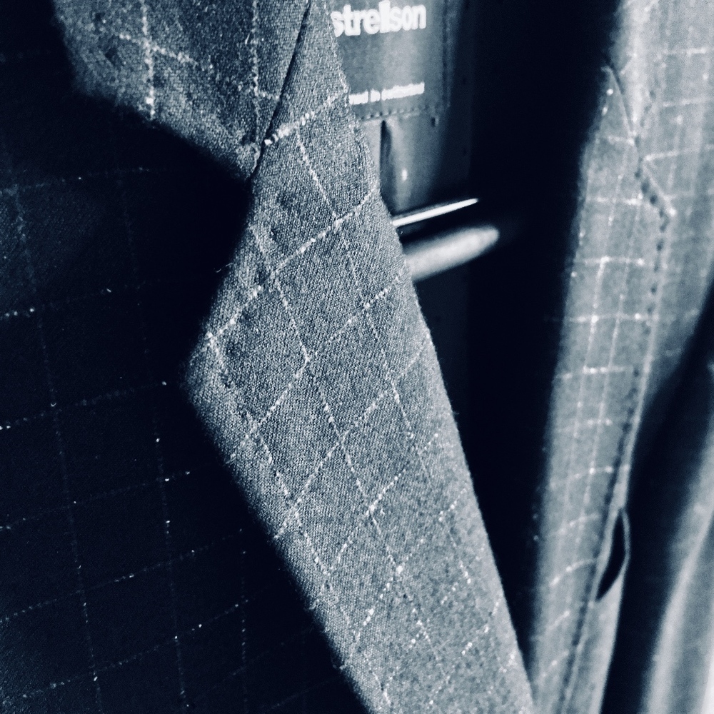 STRELLSON SLIM MEN'S SUIT:  DARK NAVY WOOL
